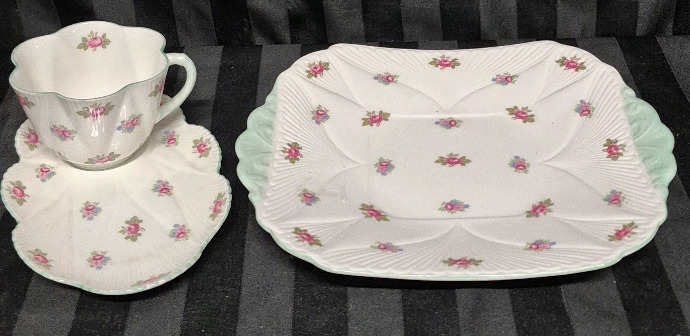 Stunning Vintage Shelley Cake Plate & Teacup with Snack Underplate - Rosebud Pattern