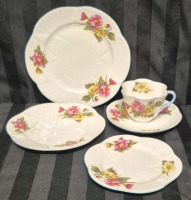 5 Piece Vintage SHELLEY BEGONIA Pattern Cup, Saucer & Plates Set