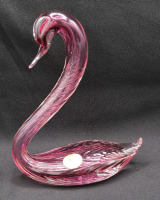 Beautiful Rossi Cranberry Glass Swan 6.75" Tall