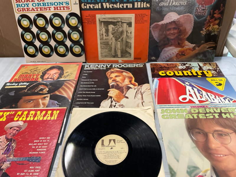 11 Vintage COUNTRY LPs | Roy Orbison, Barbara Mandrell, John Denver and others | Includes &ldquo;Ten Year of Gold&rdquo; by Kenny Roger&rsquo;s WITHOUT cover. | See Photos for Titles | Scuffs and Scratches Present