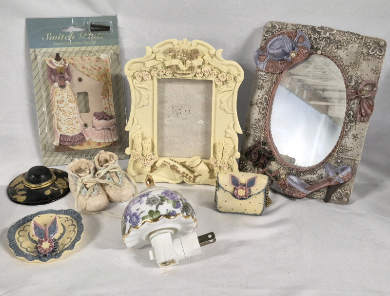 Collectible Shoes, Hats & Purse Figures & Picture Frames