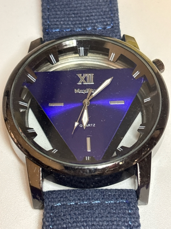 Stylish Bold Design Blue Quartz Watch with Luminous Hands & Roman Numerals Durable Nylon Strap
