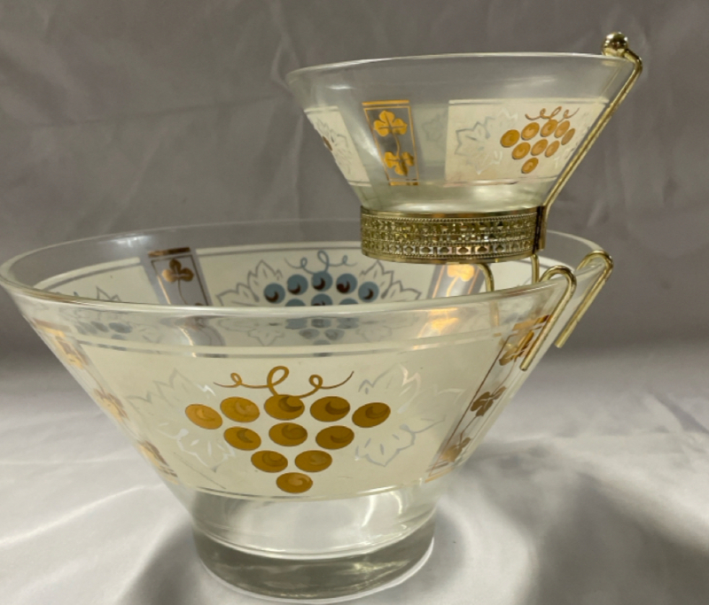 Vintage MCM Glass 2pc Serving Set | Large Bowl 10.5&rdquo; dia |Retro Grapes and Leaves Pattern | No Chips or Cracks