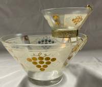 Vintage MCM Glass 2pc Serving Set | Large Bowl 10.5&rdquo; dia |Retro Grapes and Leaves Pattern | No Chips or Cracks