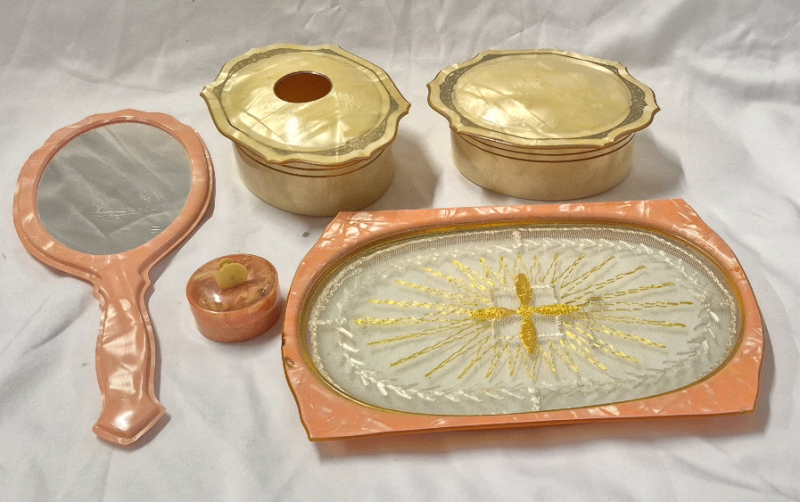5 Piece Vintage Ladies Dresser Lot - Tray, Hair Receiver ++