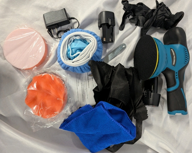 Waxing Polisher & Accessories. With charger & 2 Batteries.