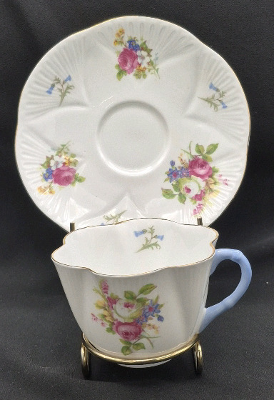 Lovely Shelley Teacup & Saucer Floral Bouquet