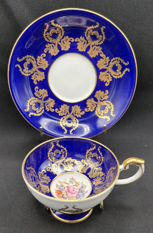 Beautiful Footed Aynsley Pink Rose Teacup & Saucer