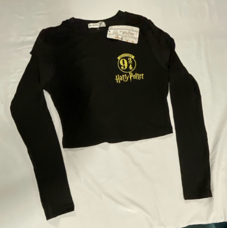 New Size Medium Youth/Ladies Licensed Harry Potter Long Sleeve Crop Top