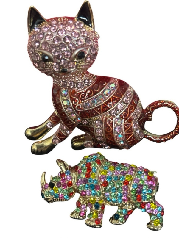 Betsey Johnson Style Crystal Kitty Beautiful Brooch /Pendant 2 in Multi Sparkly Rhinestones Hippo Brooch 1.5 inches
