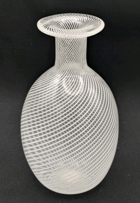 Stunning Vintage Unsigned Murano Italy Mezza Filigrana(Filigree) Clear/White Swirl Art Glass Vase / Bud Vase, 5" Tall, No Chips or Cracks