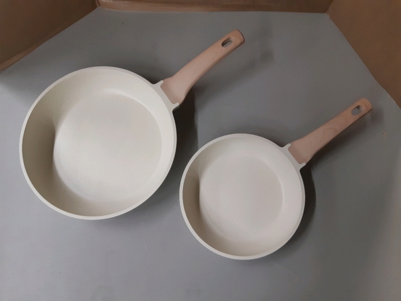 Two new Carote pans one 8 inch and one 6 in(ice cream colour)