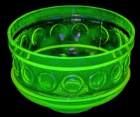 [Rare] Vintage MCM Yellow URANIUM Glass Bowl, Possibly Unsigned Riihim&auml;ki / Riihim&auml;en Lasi Glassworks, 4" Diameter &times; 2.5" Tall, No Chips or Cracks