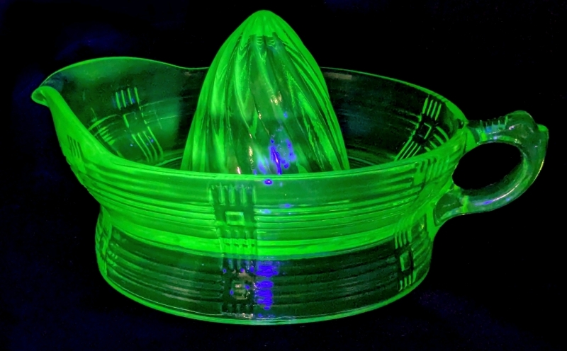 Large Vintage Unsigned Hazel Atlas Vaseline URANIUM Glass Crisscross Orange Reamer / Citrus Juicer. 4.5" Tall, No Chips or Cracks