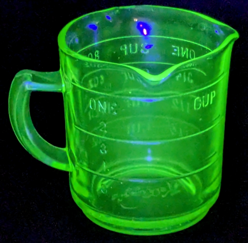 WOW! Vintage Kellogg's Branded Advertising URANIUM Vaseline Depression Glass Measuring Cup with Handle & 3 Pouring Spouts, 3.75" Tall, No Chips or Cracks