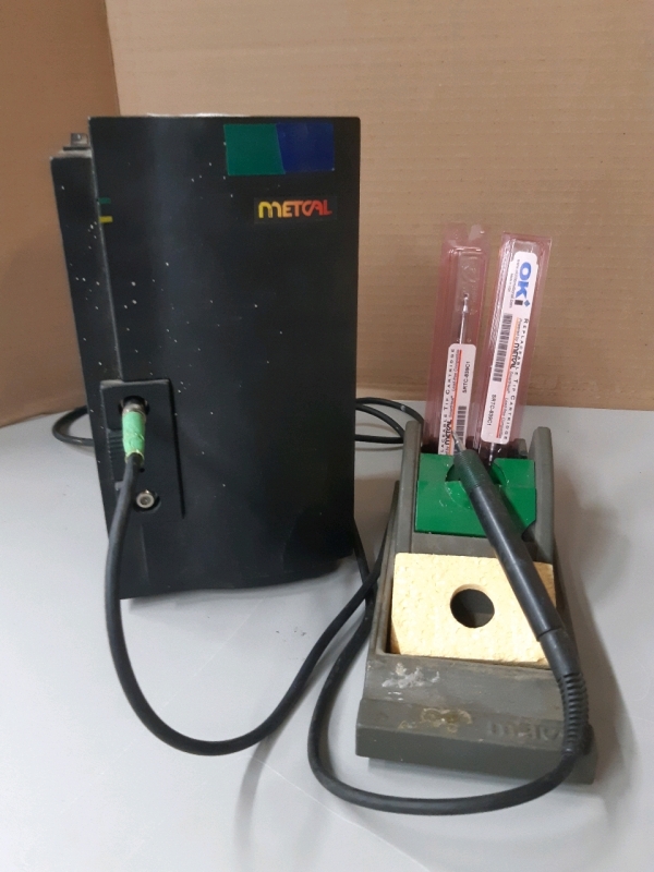 Metcal Smartheat Rework System soldering iron with two Oki replaceable tip cartridges