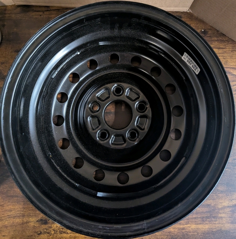 New 15x6j Col Dot T Rim. 16.25" Across.