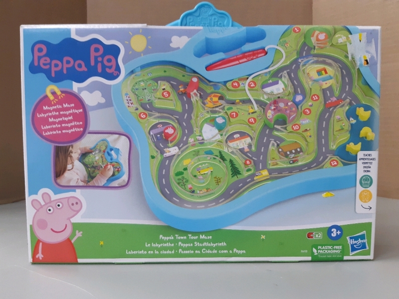 New Peppa Pig Magnetic Maze game 13 in x 10 in x 1.5 in