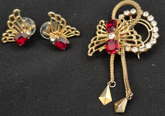 Vintage Art Deco Style Jewelry - Brooch & Earrings