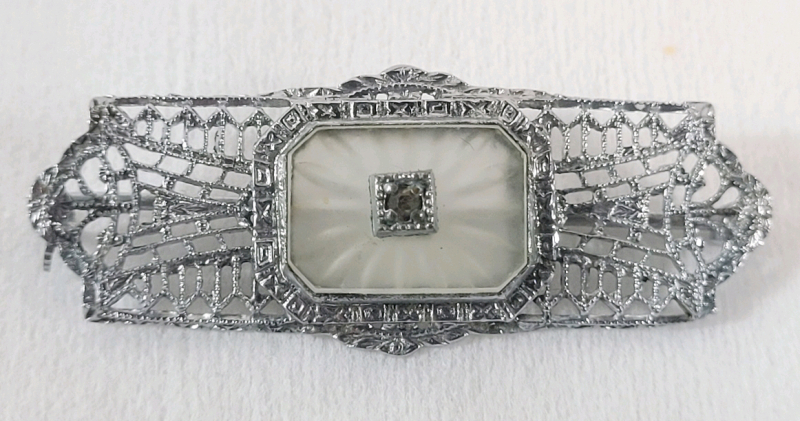 Vintage Art Deco Brooch . See photos for size