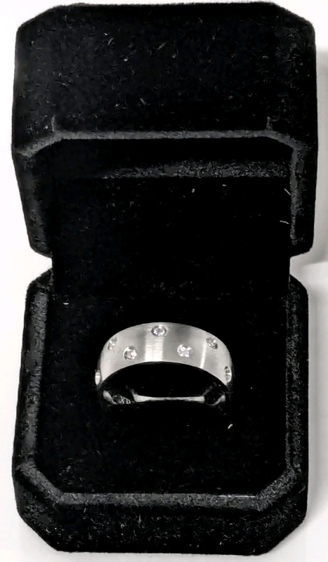 New Platinum Plated Simulated Diamond Men's Ring - Size 10