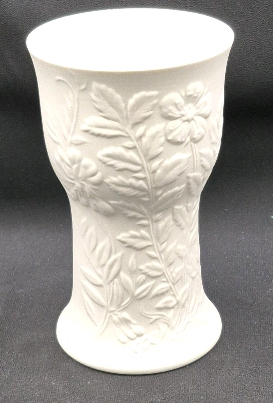 Elegant Arabia "Suvi" Vase 5.75" Tall, Finland Matte Bisque Exterior