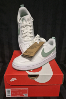 New in Box sz 4Y Kid's NIKE COURT BOROUGH LOW RECRAFT Shoes Retails for $75