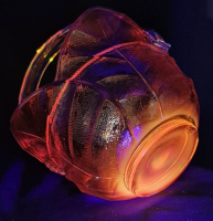 Stunning Viking Epic Leaf Handmade Persimmon Glass Basket Cadmium Glow Under UV Light 6.5" Diameter & 7.5" Tall