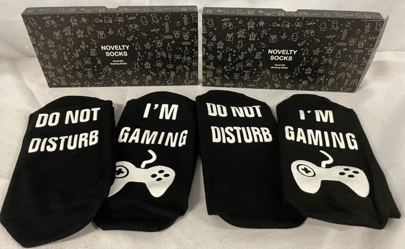 2 New Pairs Men&rsquo;s O/S Novelty Socks