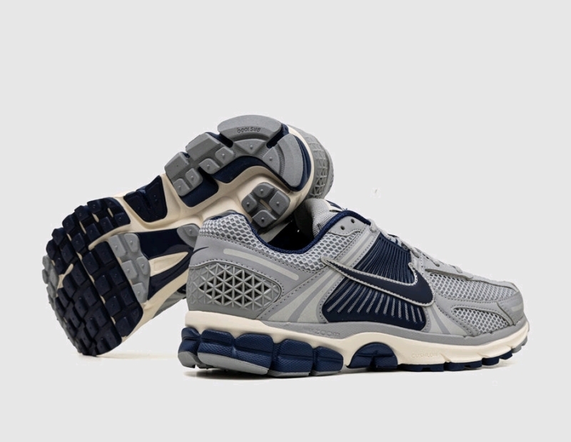 New in Box Size 10 Men's Nike Zoom Vomero 5 Vast Grey / Blue Void - Wolf Grey. Retails for $210