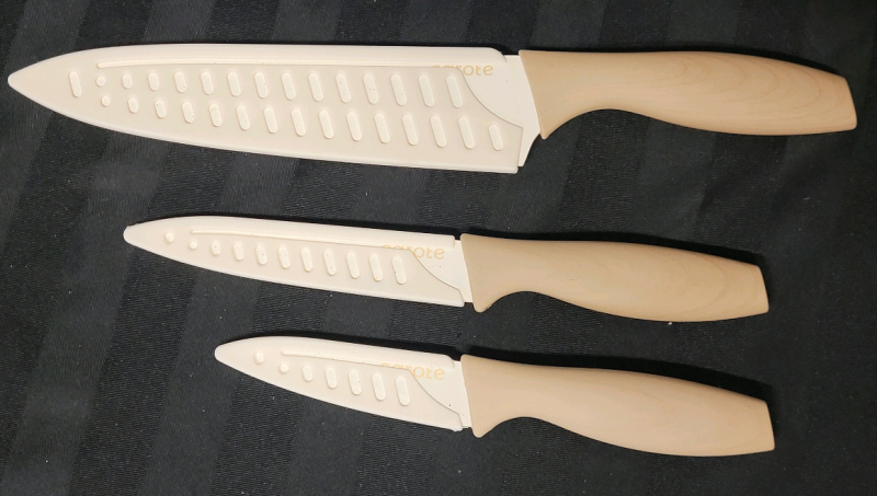 New - Carote 3pc. Knife Set