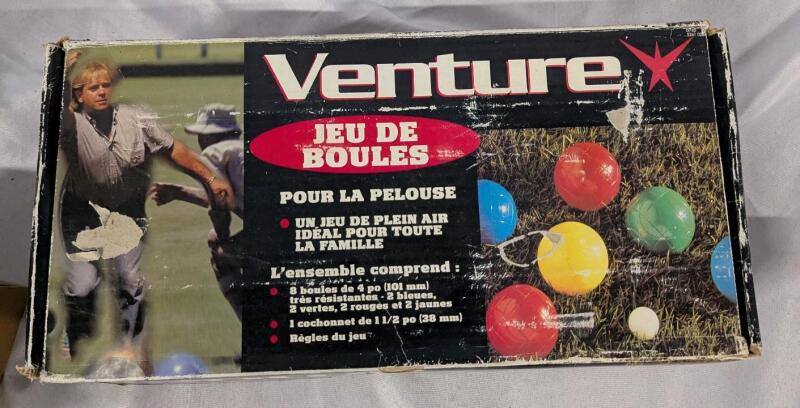 Vintage Venture Bocce Lawn Bowling Set.