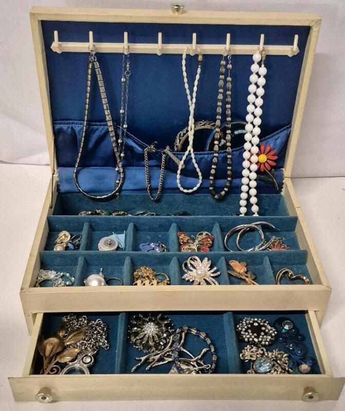 Large Lot Jewelry Box Filled with Vintage & Modern Jewelry - Rings, Brooches, Necklaces ++