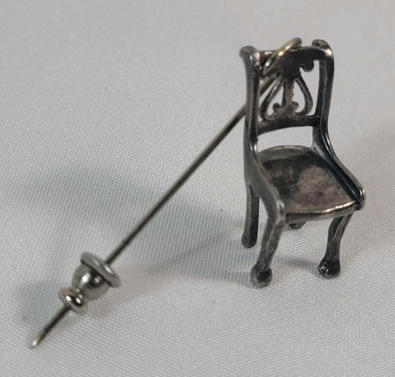 Unique Vintage Sterling Silver Chain Pin . See photos for size