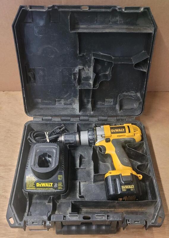 Dewalt Heavy Duty XRP 1/2" Cordless Drill w/Battery , Battery Charger & Case . Tested Working . Model # DC980