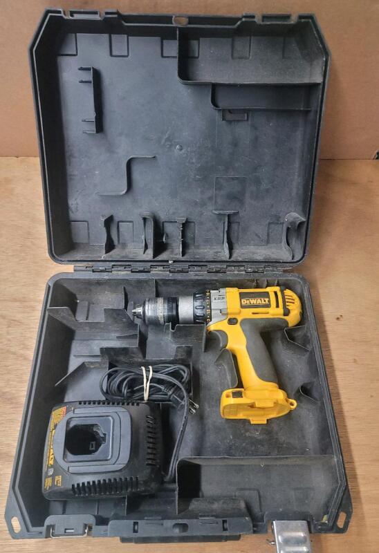 Dewalt Heavy Duty XRP 1/2" Cordless Drill w/Battery Charger & Case . NO Battery , Untested . Model # DC980