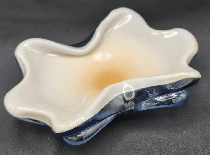 Beautiful Murano Style Art Glass - 8.5 by 6"