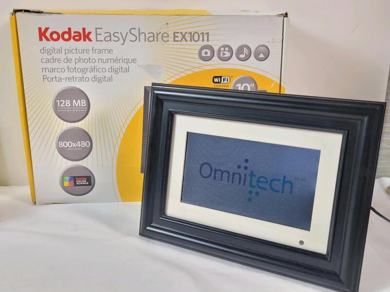 Omnitech 7" Digital Picture Frame w/Accessories & Box , Model # 18676-CA . Tested Working .