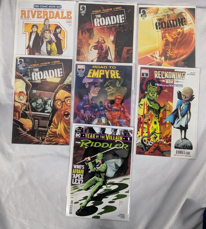 7 Assorted Comics, DC Marvel & More!