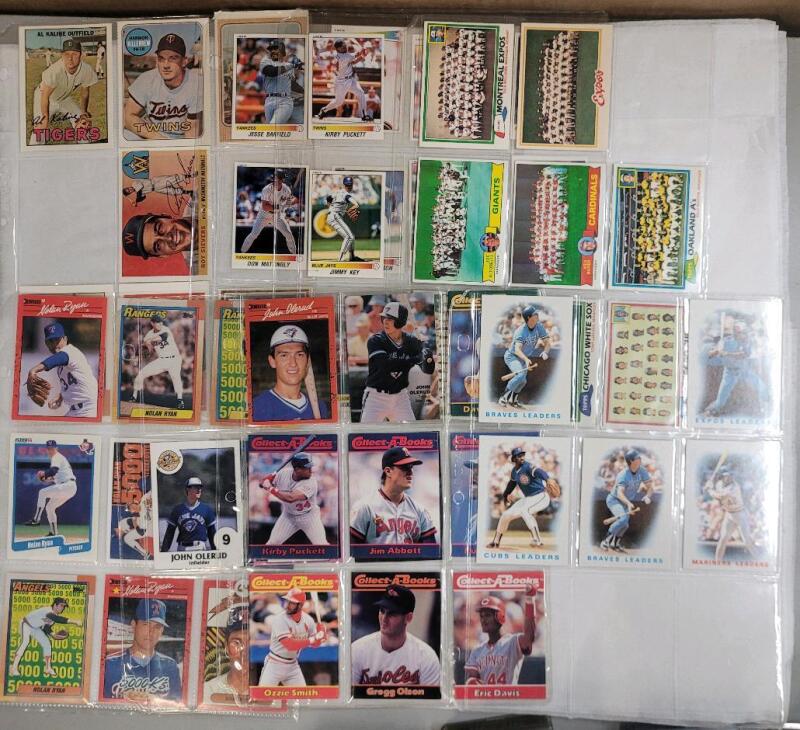 MLB Baseball Mixed Trading Card Singles .