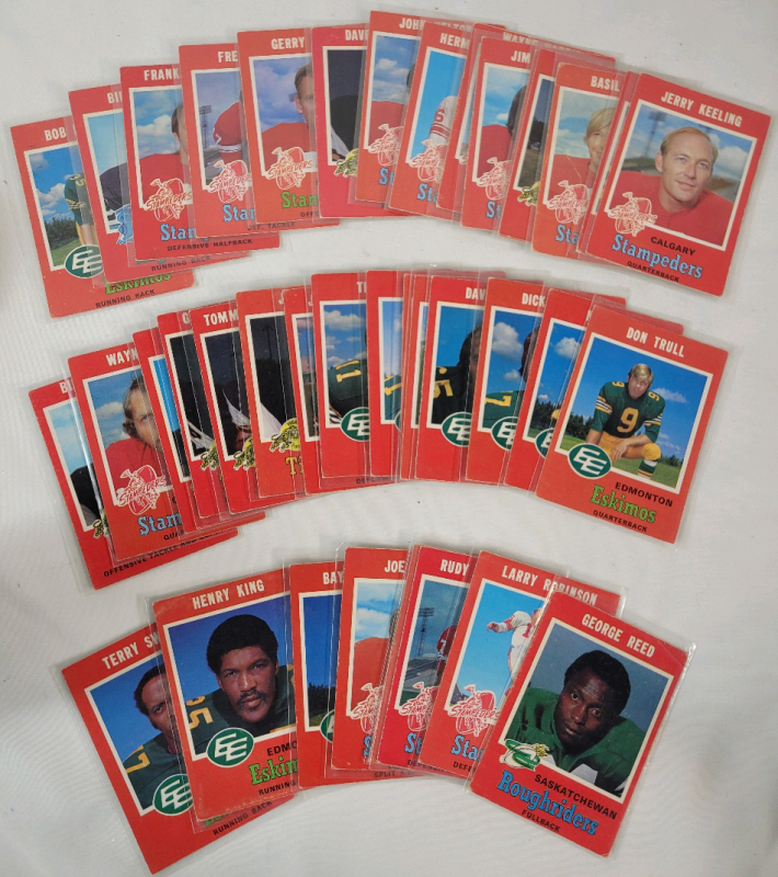 1971 O Pee Chee CFL Football Trading Card Singles , 38 Trading Cards .