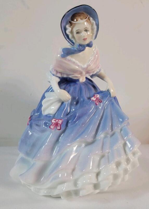 Vintage Royal Doulton " Alice " Figurine , HN 3368 . Measures 7 &frac34;" tall . No chips or cracks