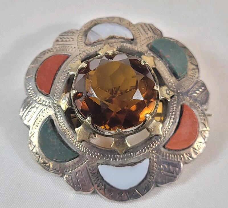 Vintage Scottish Agate Brooch . See photos for size. No silver hallmarks present