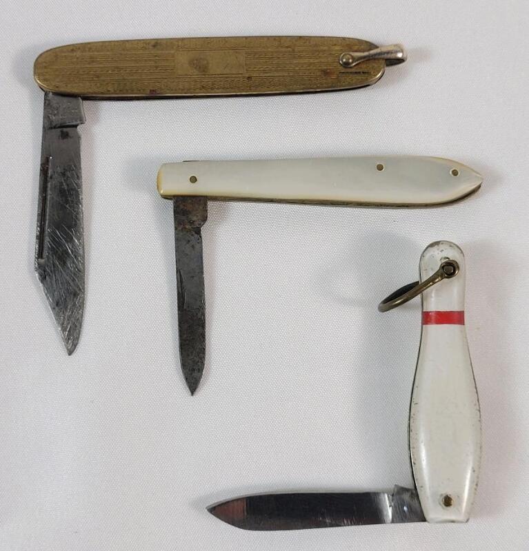 Three (3) Vintage Pocket Knives . See photos for size
