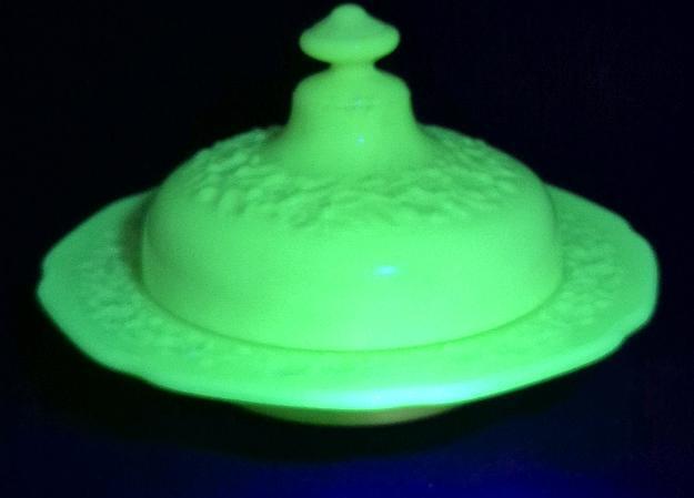 Amazing Vintage Uranium Custard Glass Flower & Leaf Band Butter Dish & Lid 7" Diameter