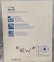 New Bemis Round Toilet Seat. See photos for size.