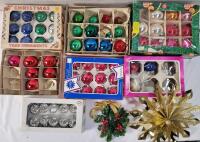Vintage Holiday Tree Ornaments & Decorations .