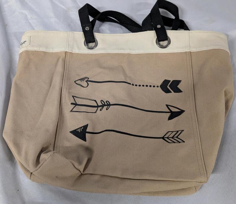 Thirty-One Canvas Tote. 11" Wide Base