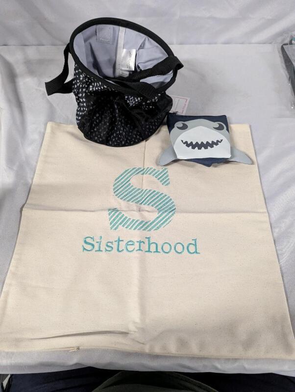 3 New Thirty-One items. Cool Sip Snacker, Collapsible Storage abin and Statements Pillow Cover. Pillow Cover measures 17.5"