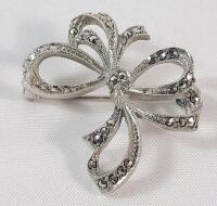 Vintage Sterling Avon Bow Brooch . See photos for size